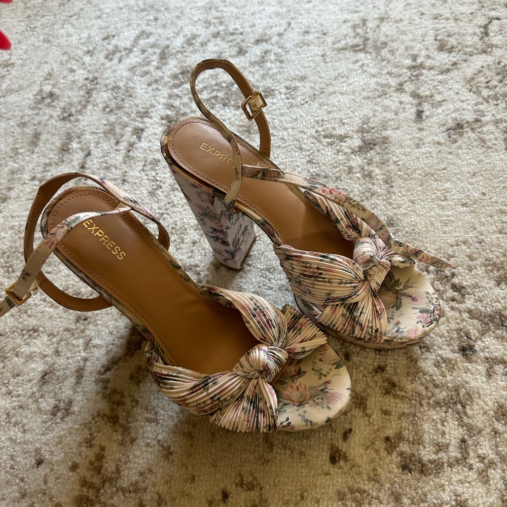 Express Heels